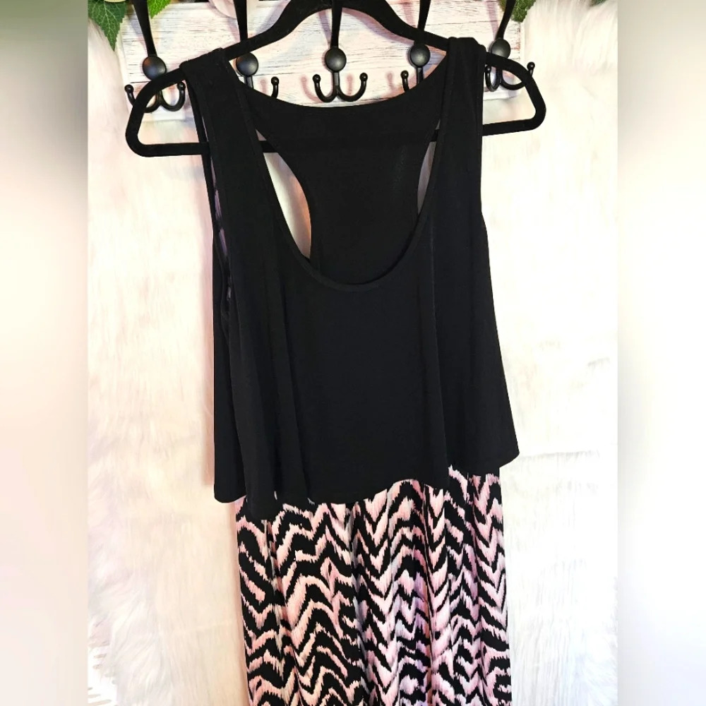 Sleeveless Boho-Inspired Maxi Dress size XL - Picture 4 of 6